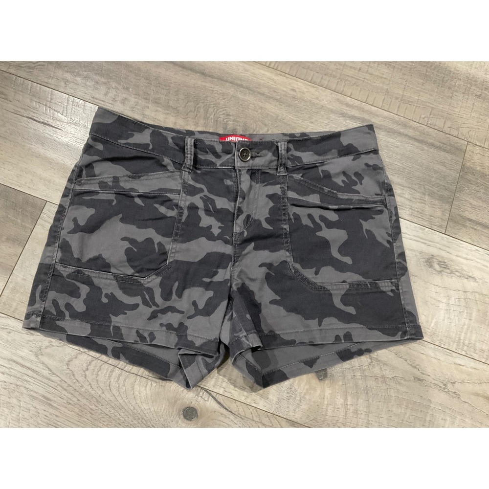 Unionbay Womens Grey Camo Cargo Shorts Size 11 Utility Pockets Grey Charcoal